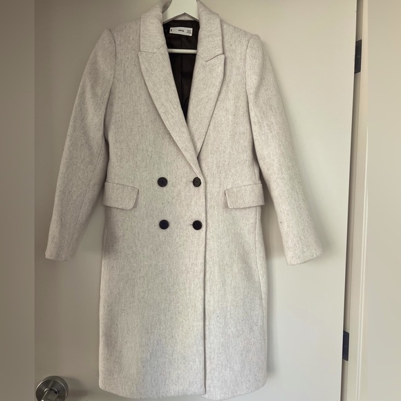 Double-breasted wool coat - Picture 2 of 10